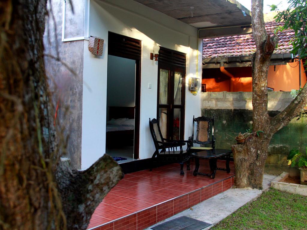 Lotus Villa Mirissa Εξωτερικό φωτογραφία