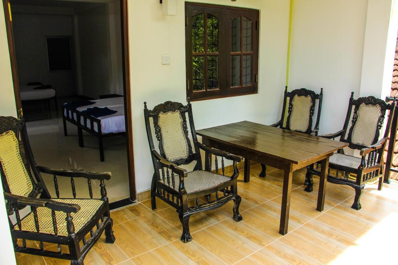 Lotus Villa Mirissa Εξωτερικό φωτογραφία