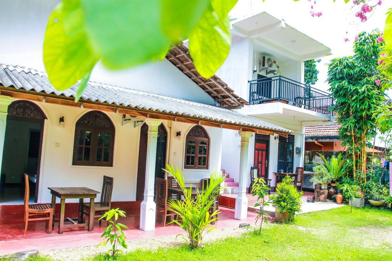 Lotus Villa Mirissa Εξωτερικό φωτογραφία