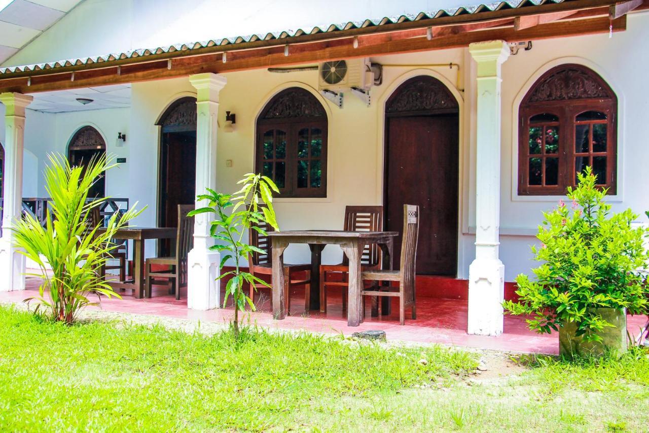 Lotus Villa Mirissa Εξωτερικό φωτογραφία